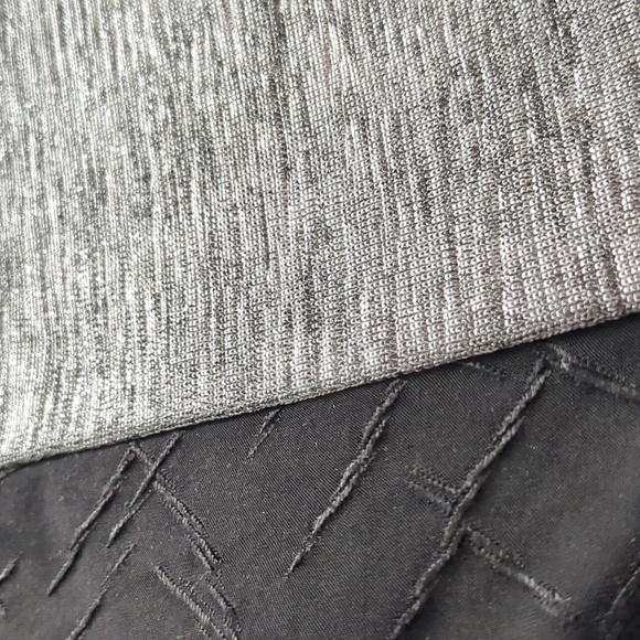 🦃 Women's JK Signature Grey and Black Top - Size S/P - Picture 7 of 11